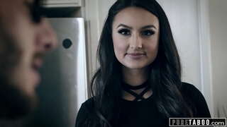 Eliza Ibarra Est Un Avocat Qui A Besoin De Bite