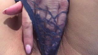 Nya pussy perlu a cock jero. Deukeut-Up