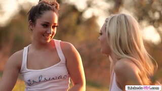 Блондинкаос лесбиянкаос натуралка пумисько, нош собере сое нюлэ но нюлэ кысӥе