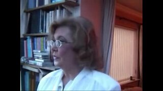 Xhamster.com 2662724 בובעלע וו פּירסט לאָך סטריפּס און אידיש