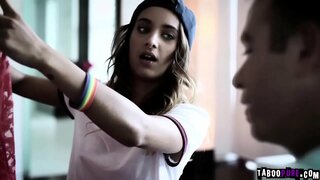 Чад алхаж орж familys байшин танилцуулах талаас нь Сонсоод түүнийг оруулна