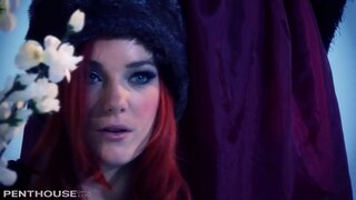 Penthouse Lesbian Dani dan Marie bercinta satu sama lain dalam salji