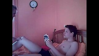 ���್ರೇಮಿಗಳು ಬಿಳಿ ಮತ್ತು StepSister ನಿಜವಾದ ಮನೆಯಲ್ಲಿ ಚಿತ್ರೀಕರಿಸಿದ ಸಕತ್ ಸೆಕ್ಸ್ ಮಜಾ